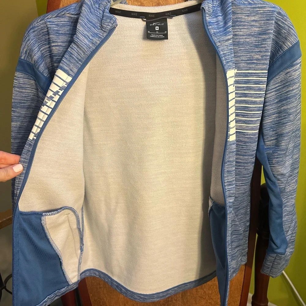 Nike Boys Therma Full Zip Hoodie - Size M - Picture 5 of 9